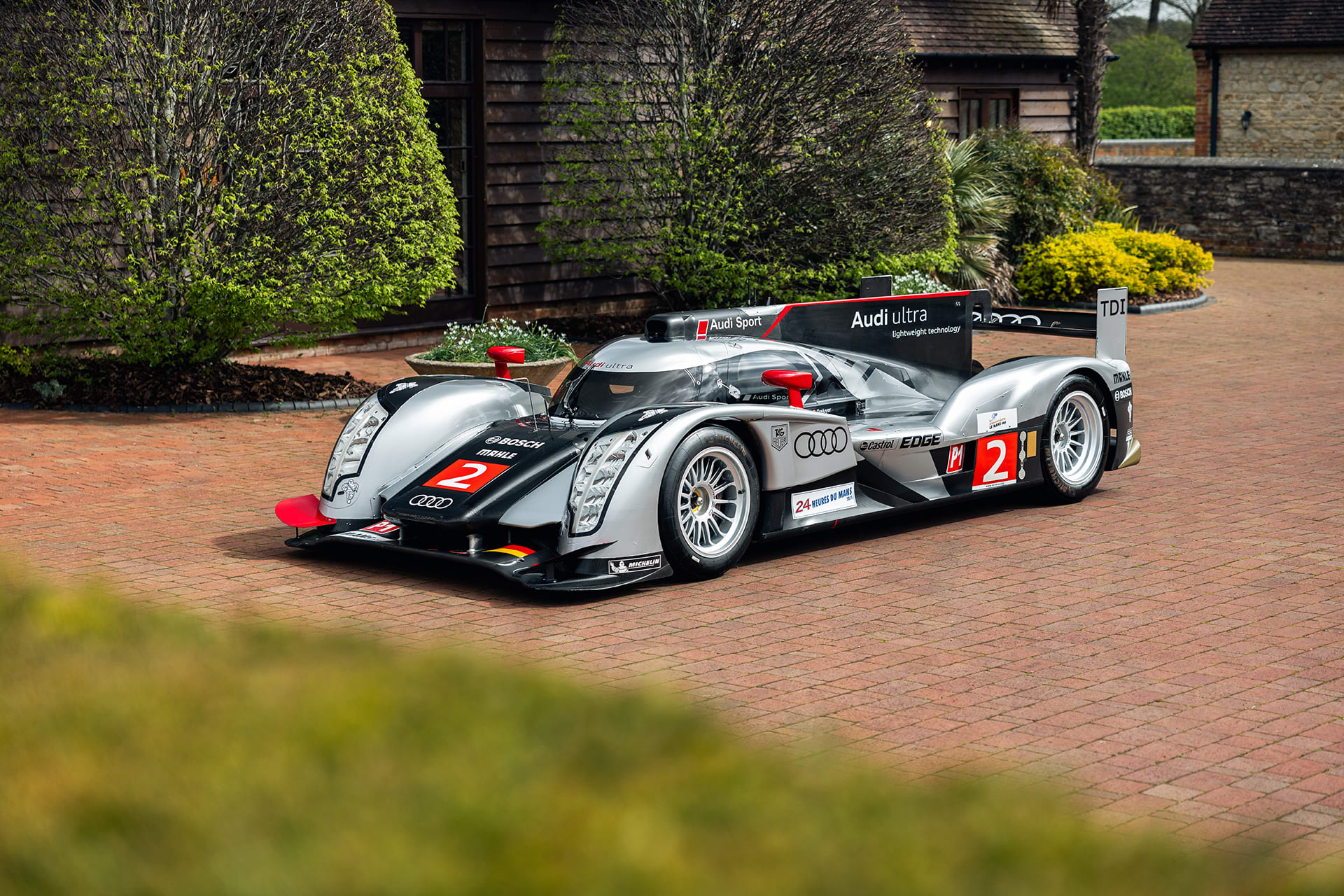 2011 Audi R18 TDI Ultra | Girardo & Co